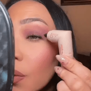 Auvorra™ Rotating Dual-Wing Eyeliner